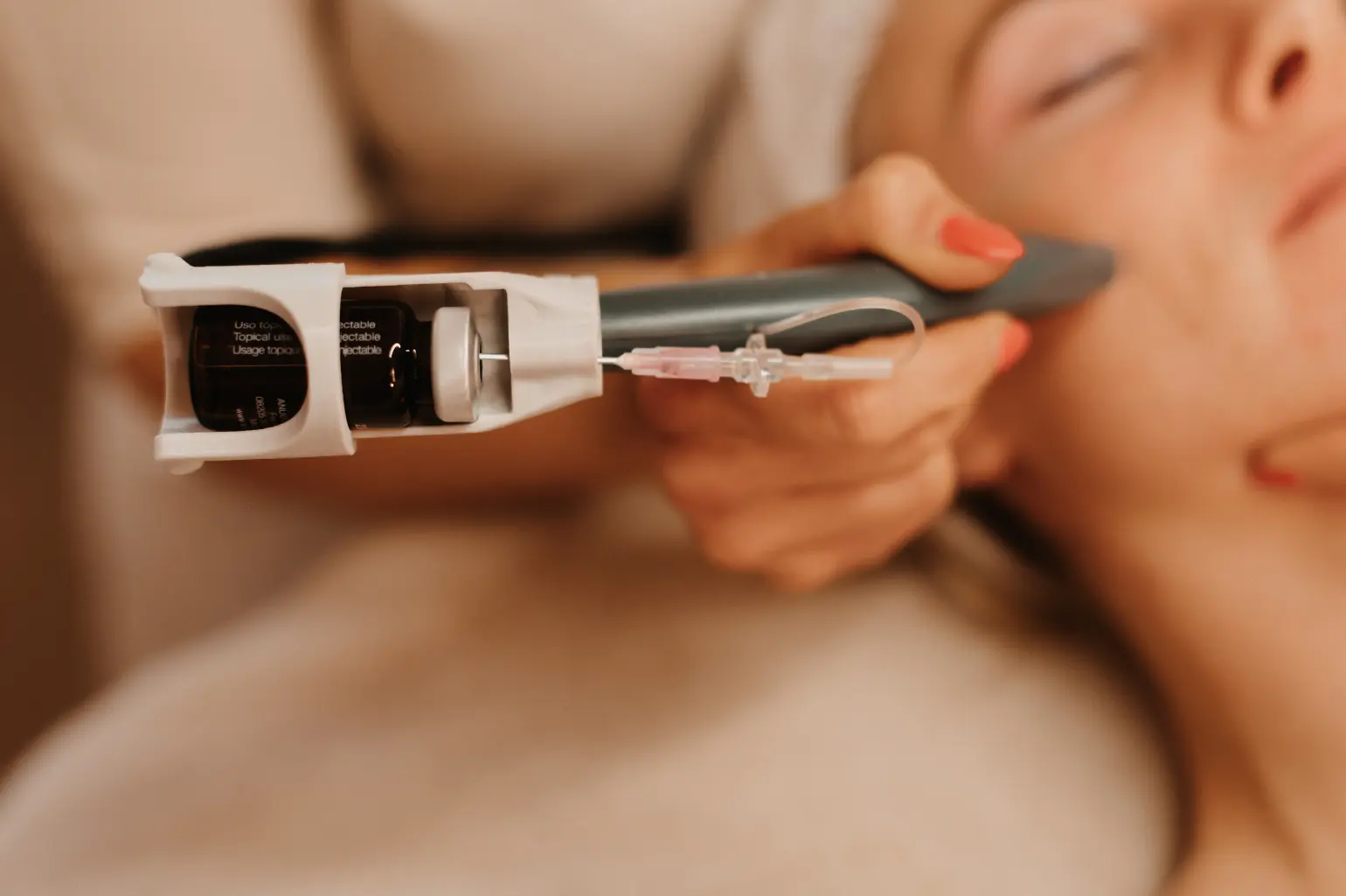 Superboost behandeling bij Delica Derma in Oss